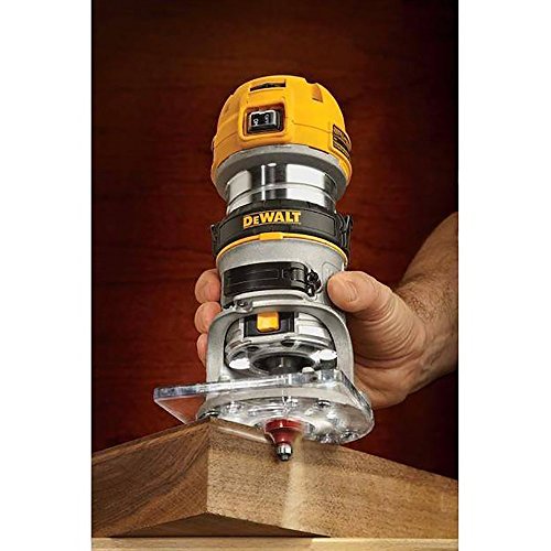 DEWALT D26200-QS Perfiladora compacta de 900 W con fresadora electrónica de  36 mm